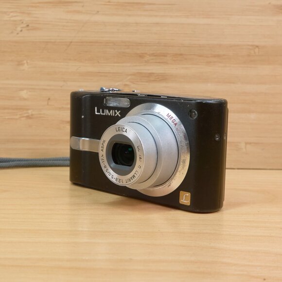Panasonic Lumix DMC-FX12 7.2 MP Digital Camera, with 3x Optical Zoom, Black - Picture 2 of 6